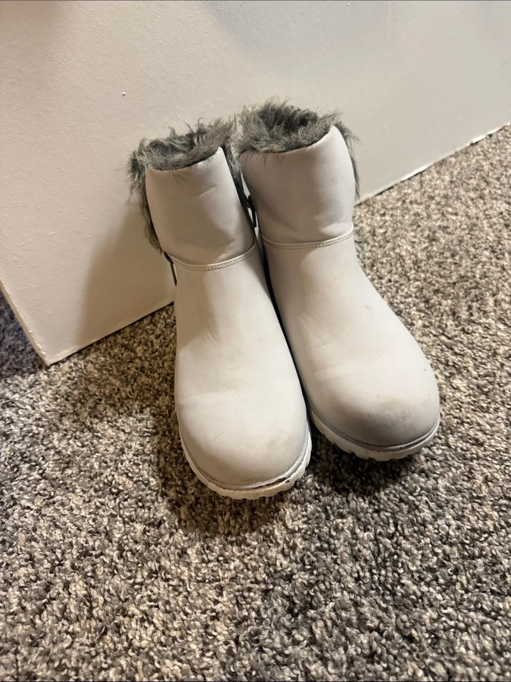 London Fog Light Gray Faux Fur Lined Ankle Winter Boots
